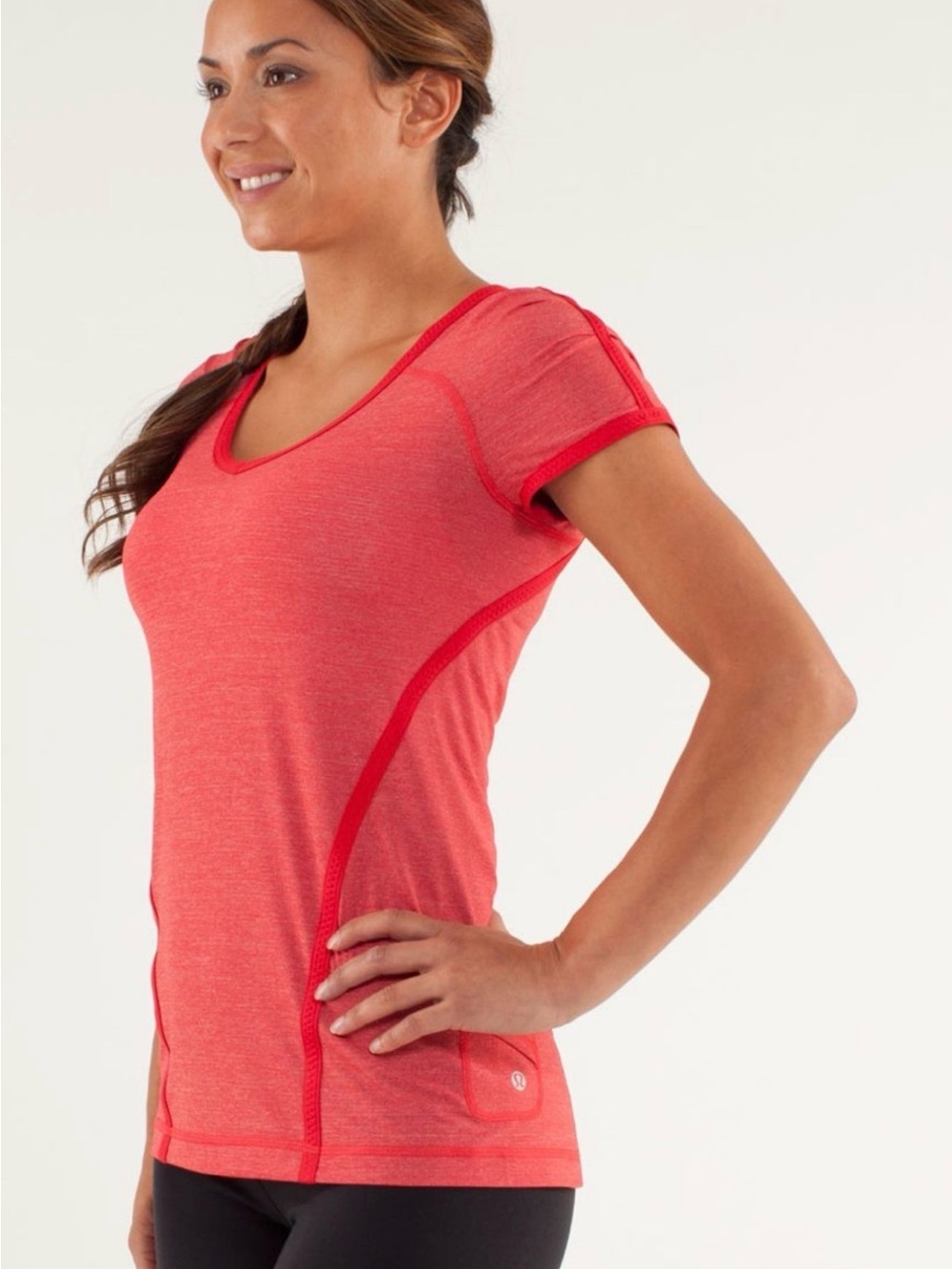 Lululemon Run: Team Spirit Tech Short Sleeve
Currant✨